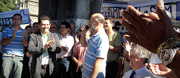 Otavio Leite faz ato na Praça XV no primeiro dia de campanha 2