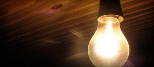 Conta de luz: primeiro aumentou, agora baixou. De nada adiantou. 1