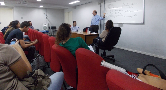 Deputado Luiz Paulo conversa com estudantes da UNIRIO