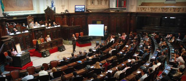 Luiz Paulo comenta democracia nos parlamentos