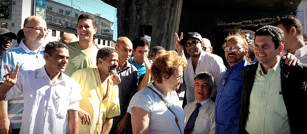 Otavio Leite faz ato na Praça XV no primeiro dia de campanha