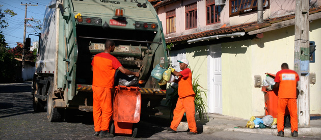 Luiz Paulo oficiará Comissões para realização de audiência sobre projetos para consórcio de coleta, transporte e destino do lixo