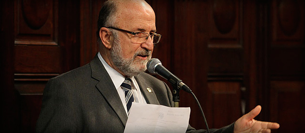 Orçamento aprovado sem supressão de emenda sugerida por Luiz Paulo