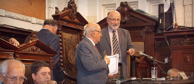 Luiz Paulo participa de homenagem a deputados e vereadores cassados pela Ditatura