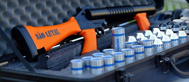 Leia mais sobre o artigo Governo do Rio já gastou este ano 66% a mais que em 2012 com armas não letais