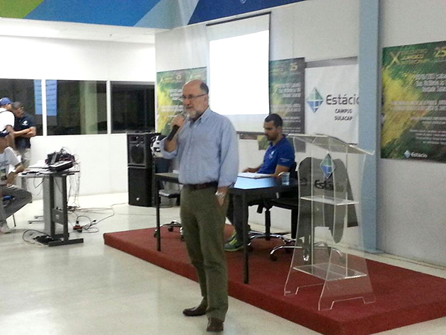 Luiz Paulo palestra para estudantes sobre Poder Constituinte