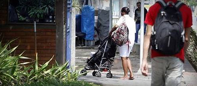 Leia mais sobre o artigo Aprovado projeto que proibe acompanhantes e babás de usarem uniforme