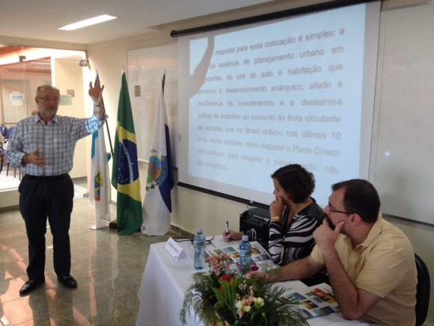 Deputado Luiz Paulo critica atual mobilidade urbana do Rio em palestra