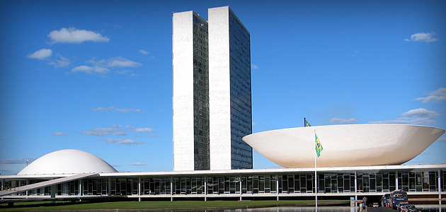 Leia mais sobre o artigo Lei que adultera o superávit primário será grande injúria contra a Constituição da República