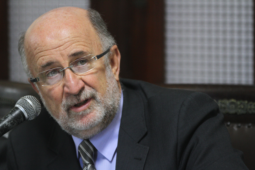 Luiz Paulo apresenta seu voto pela rejeição das contas do TCE ano 2016