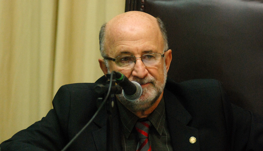 Leia mais sobre o artigo Em jogo, o orçamento de 2021