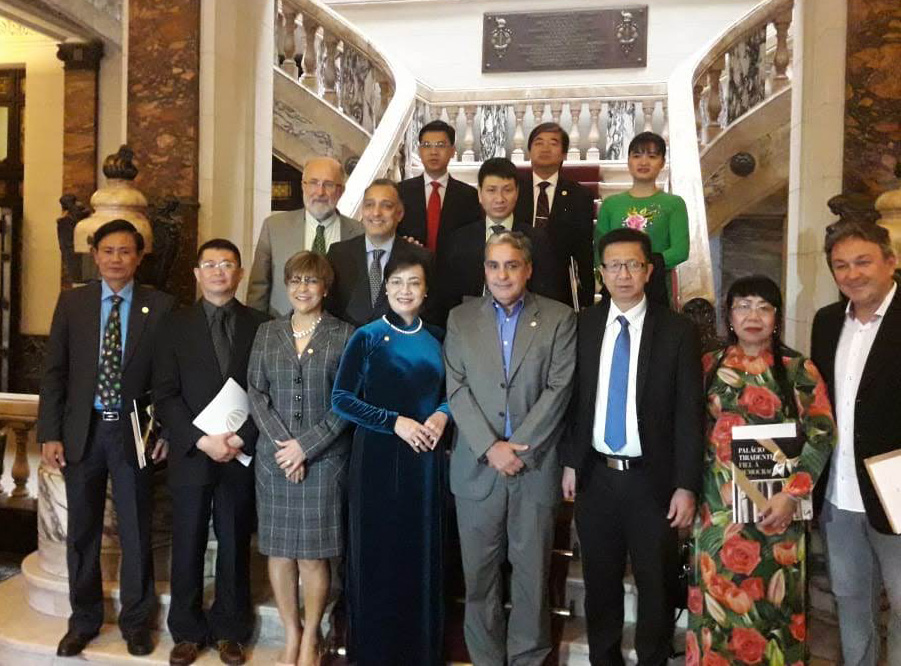 Participo agora de reunião na Alerj com delegação vietnamita, da Embaixada da Republica Socialista do Vietnã.