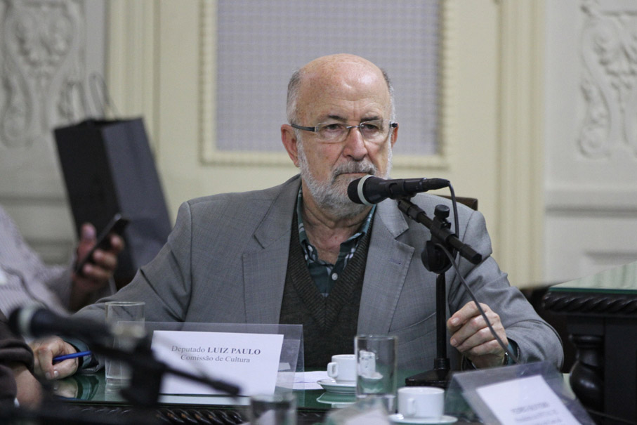 Leia mais sobre o artigo Theatro Municipal volta a ser debatido na ALERJ
