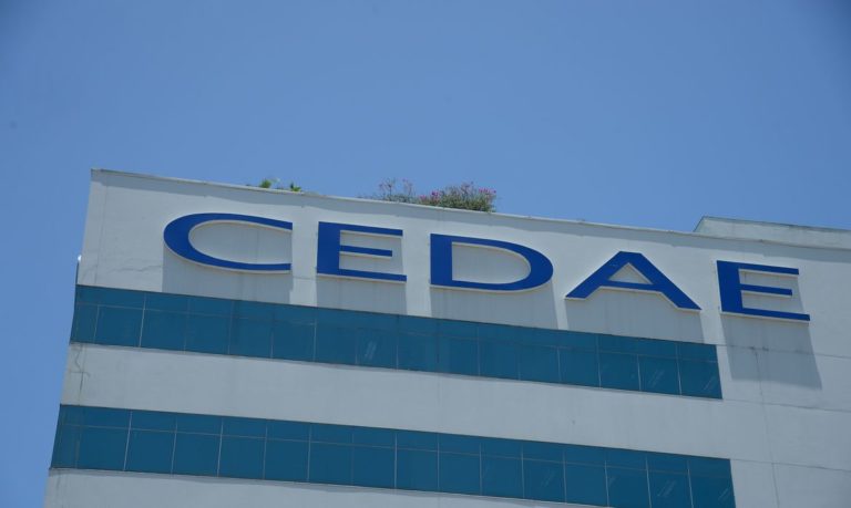 Lei autoriza poder executivo a transferir para união empréstimo da CEDAE