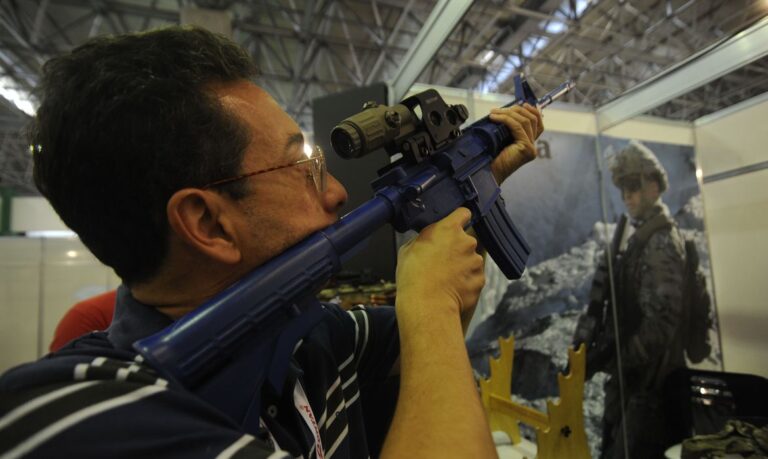 Não para funcionamento de indústrias que fabriquem de armas no Rio