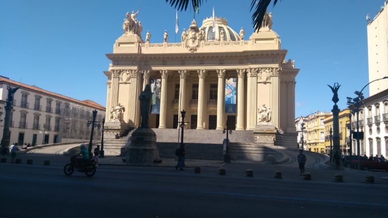 Leia mais sobre o artigo Alerj doa R$ 20 milhões para recuperação do Museu Nacional, por Luiz Paulo