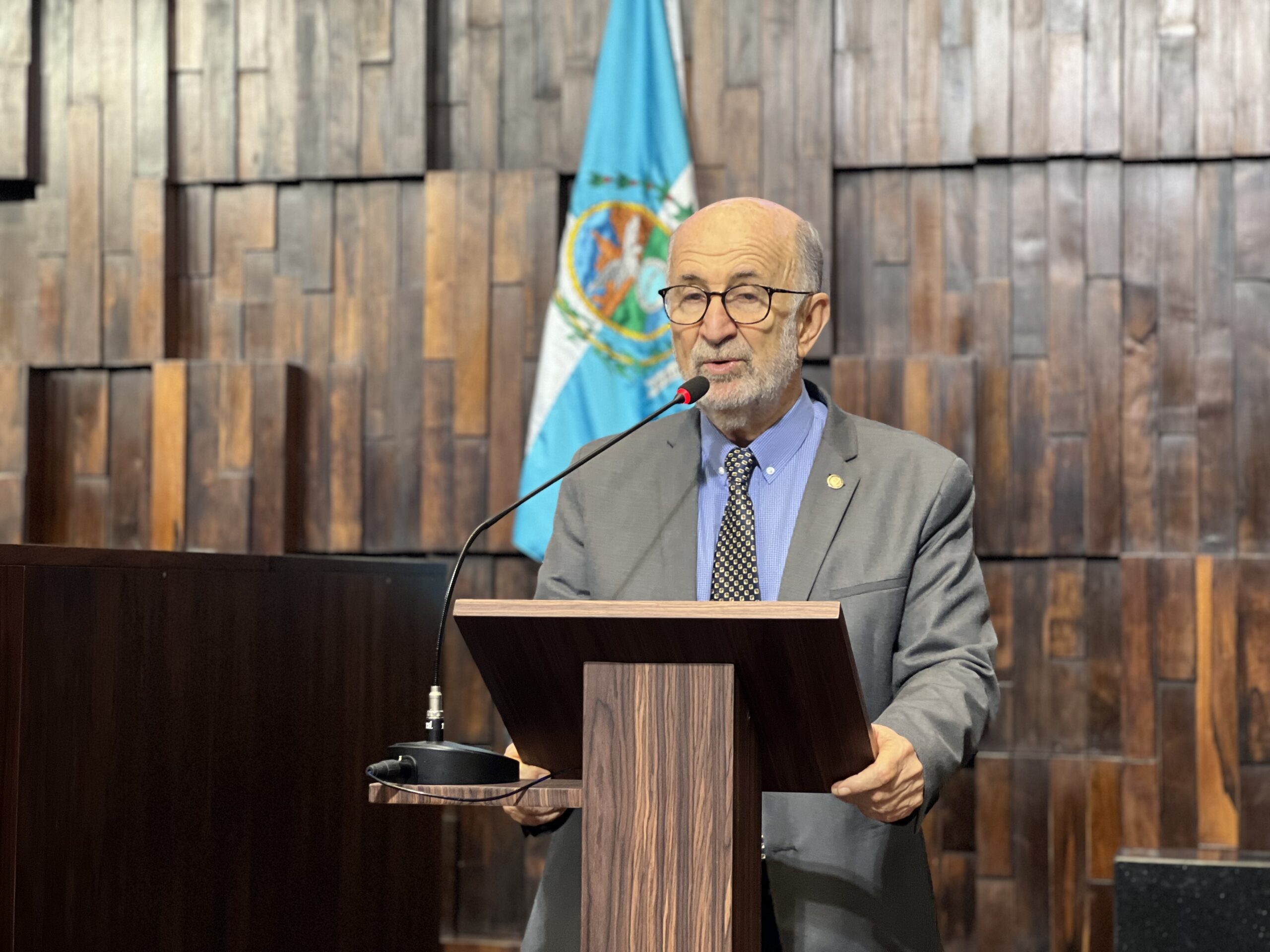 Deputado Luiz Paulo ressalta a luta contra o preconceito em discurso no plenário